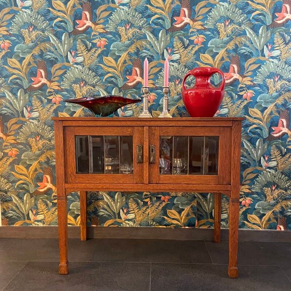 Theekast/vitrinekast/dressoirtje