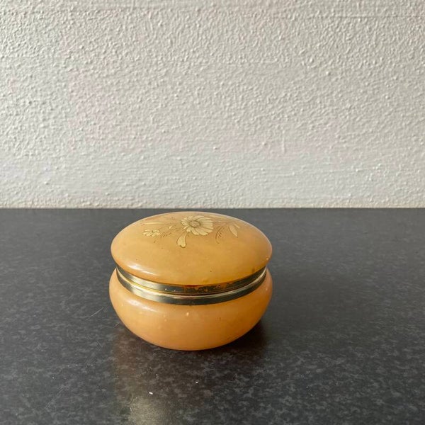 Vintage Frans doosje van albast, jaren '70