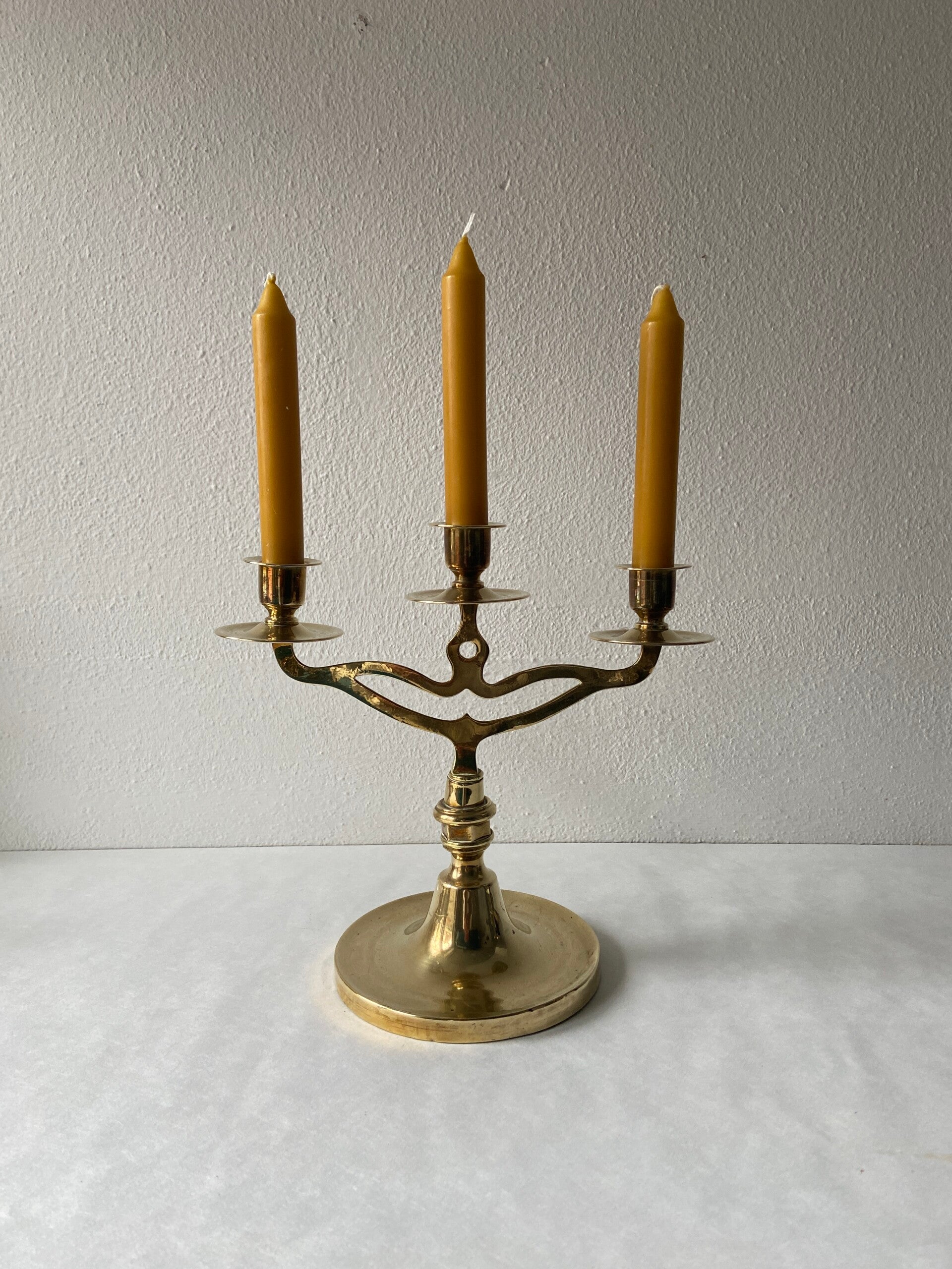 Deens Art Nouveau kandelaar van zware kwaliteit messing