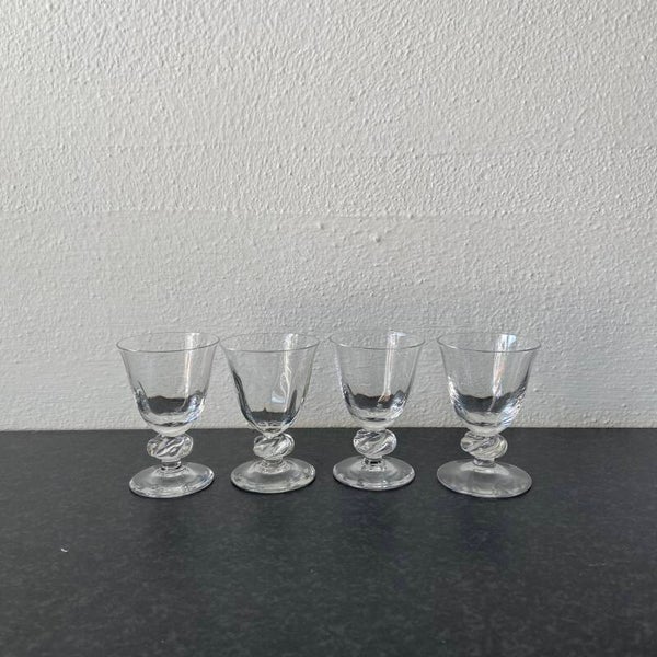 Set van 4 borrel-/likeurglaasjes met bijzondere 'swirl' voet