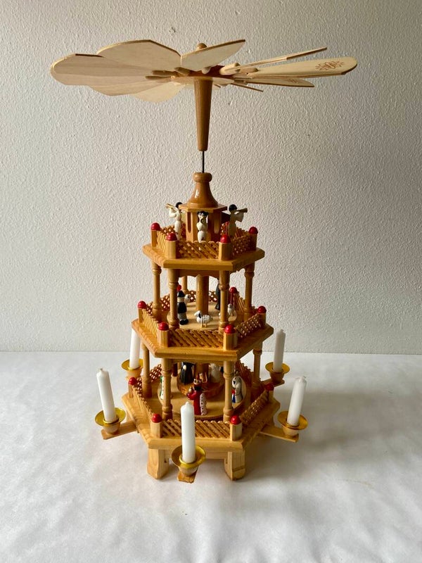 Kerstmolen 3-laags, uitbeelding kerstverhaal