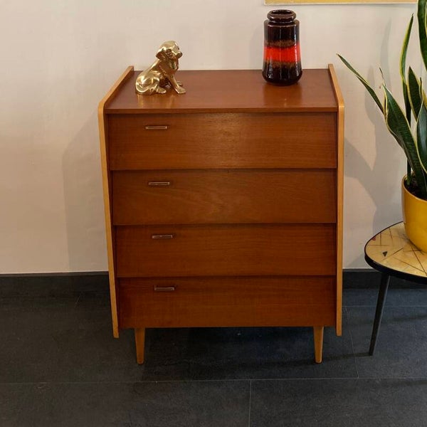 Vintage schoenenkast met messing handgrepen