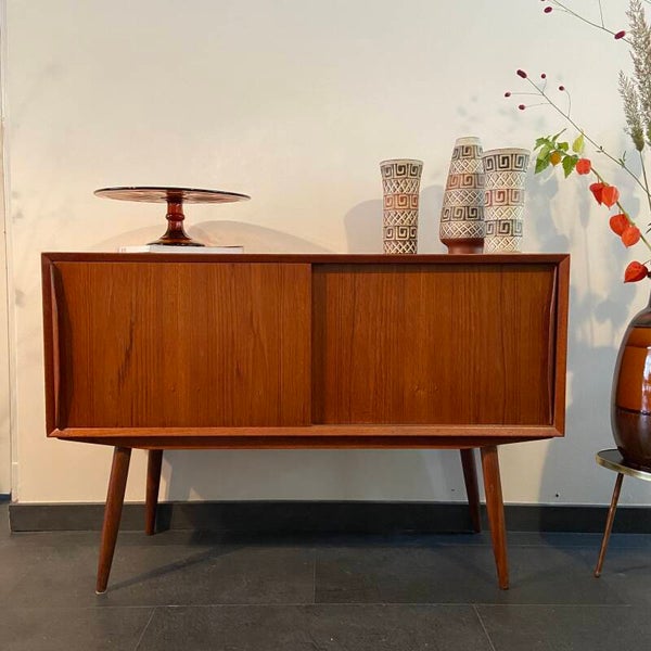 Compact vintage design dressoir/TV-meubel van teakhout