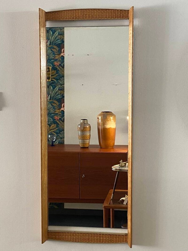 Vintage houten spiegel met rotan en messing details