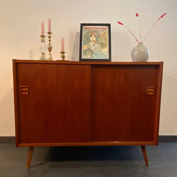 Vintage Deens teak wandkastje met schuifdeuren