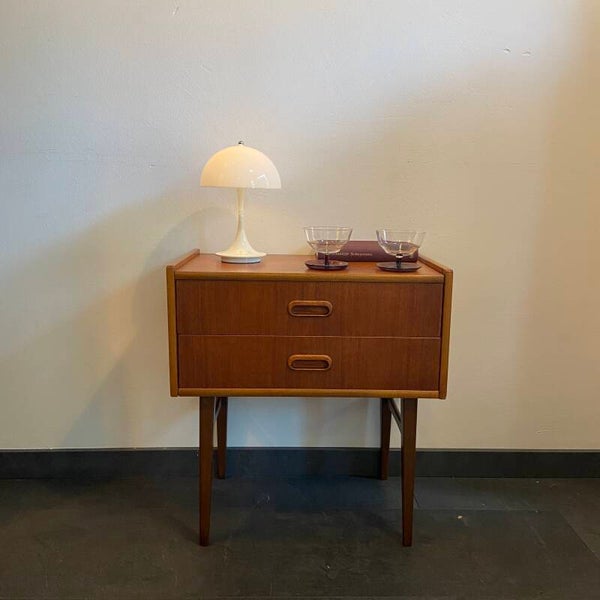Vintage teak halkast/nachtkast met twee laden