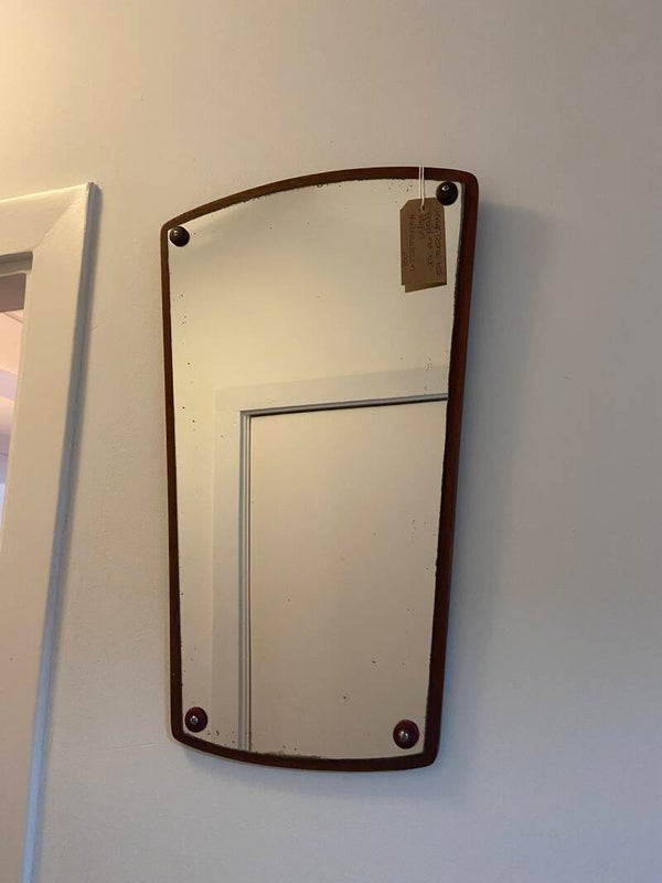 Vintage Deens spiegel op teakhouten lijst met sierdopjes