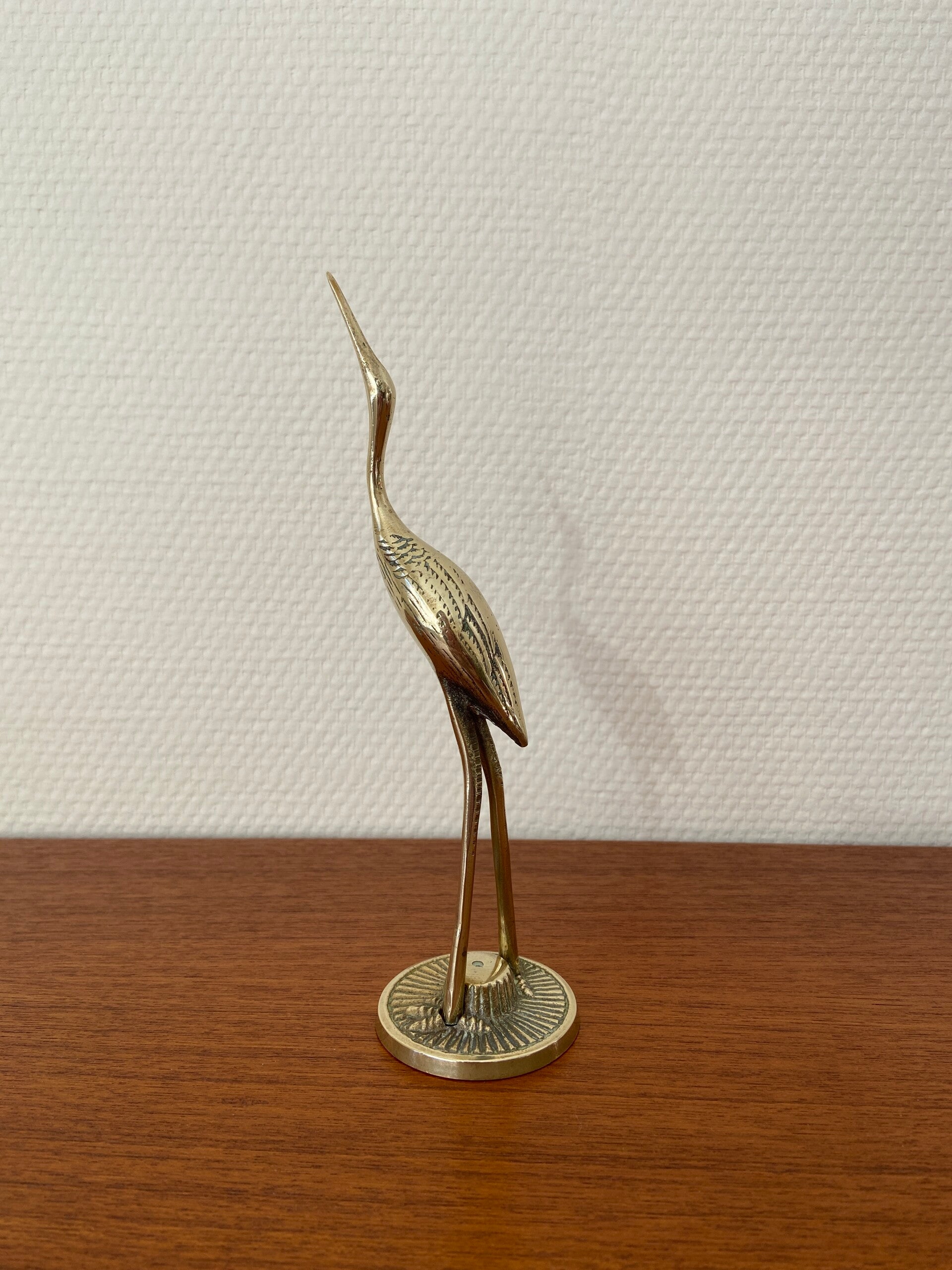 Messing kraanvogel met bewerkte vleugels en voet (nr. 13)