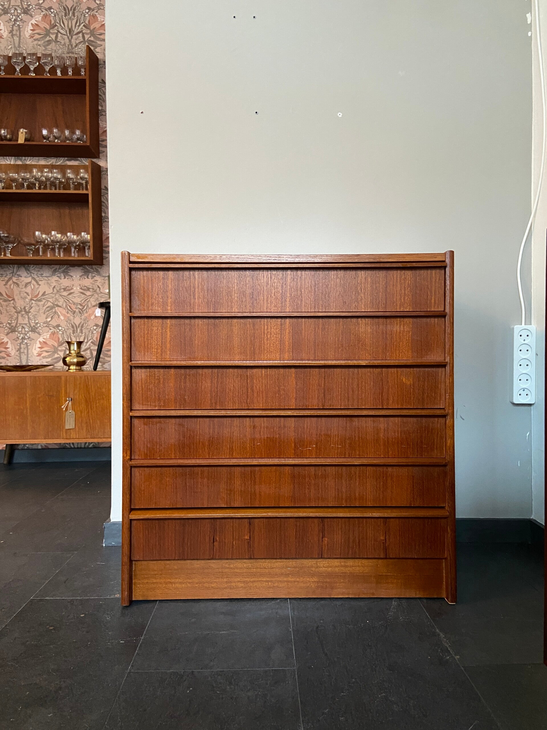 Vintage Deense ladekast met 6 laden