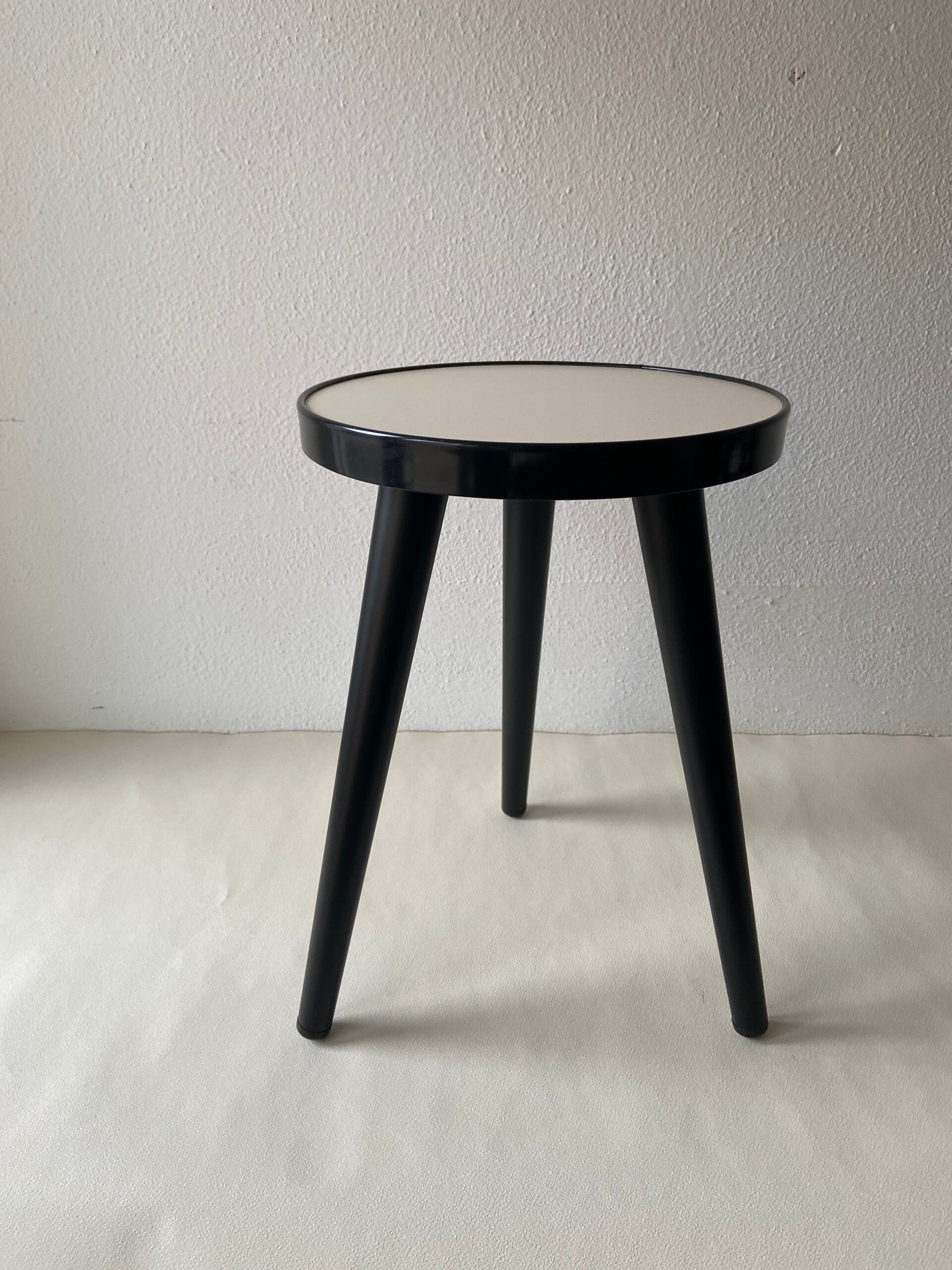 Retro plantentafeltje/bijzettafeltje met roomwit blad