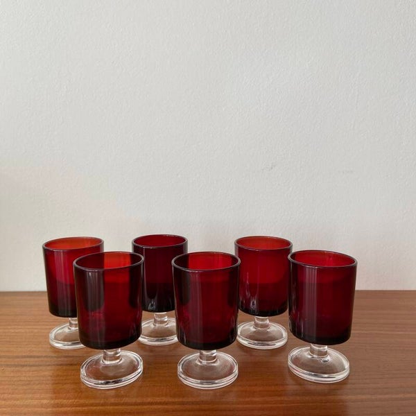Set van 6 vintage borrelglaasjes met rode kelk