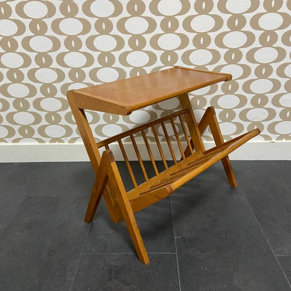 Vintage bijzettafel met lectuurhouder