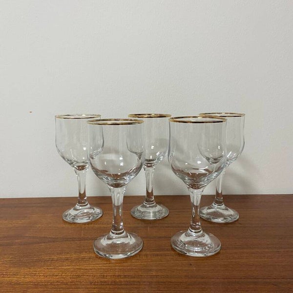 Set van 5 vintage Franse rode wijnglazen met gouden rand