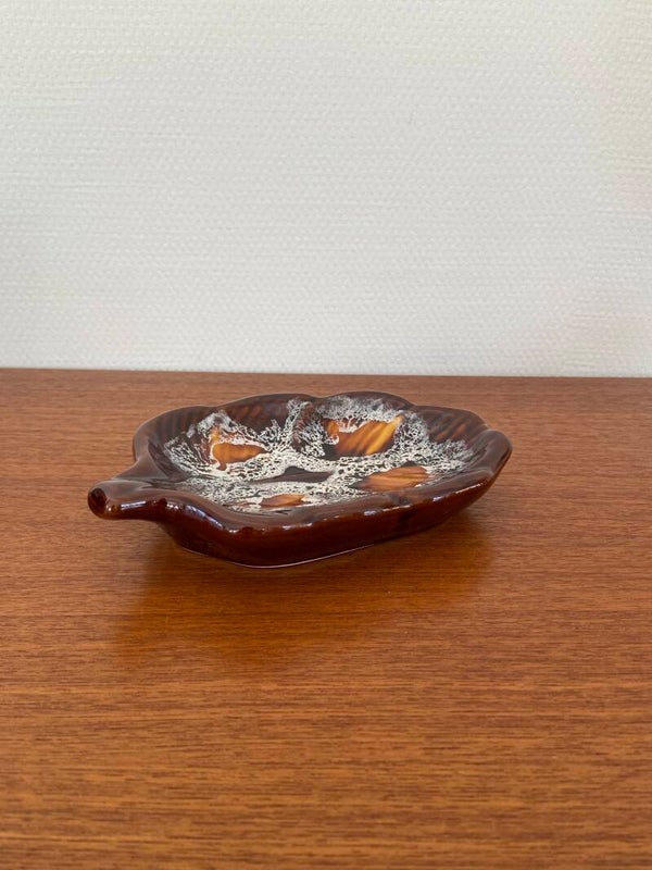 Vintage Frans schaaltje in bladvorm van Vallauris