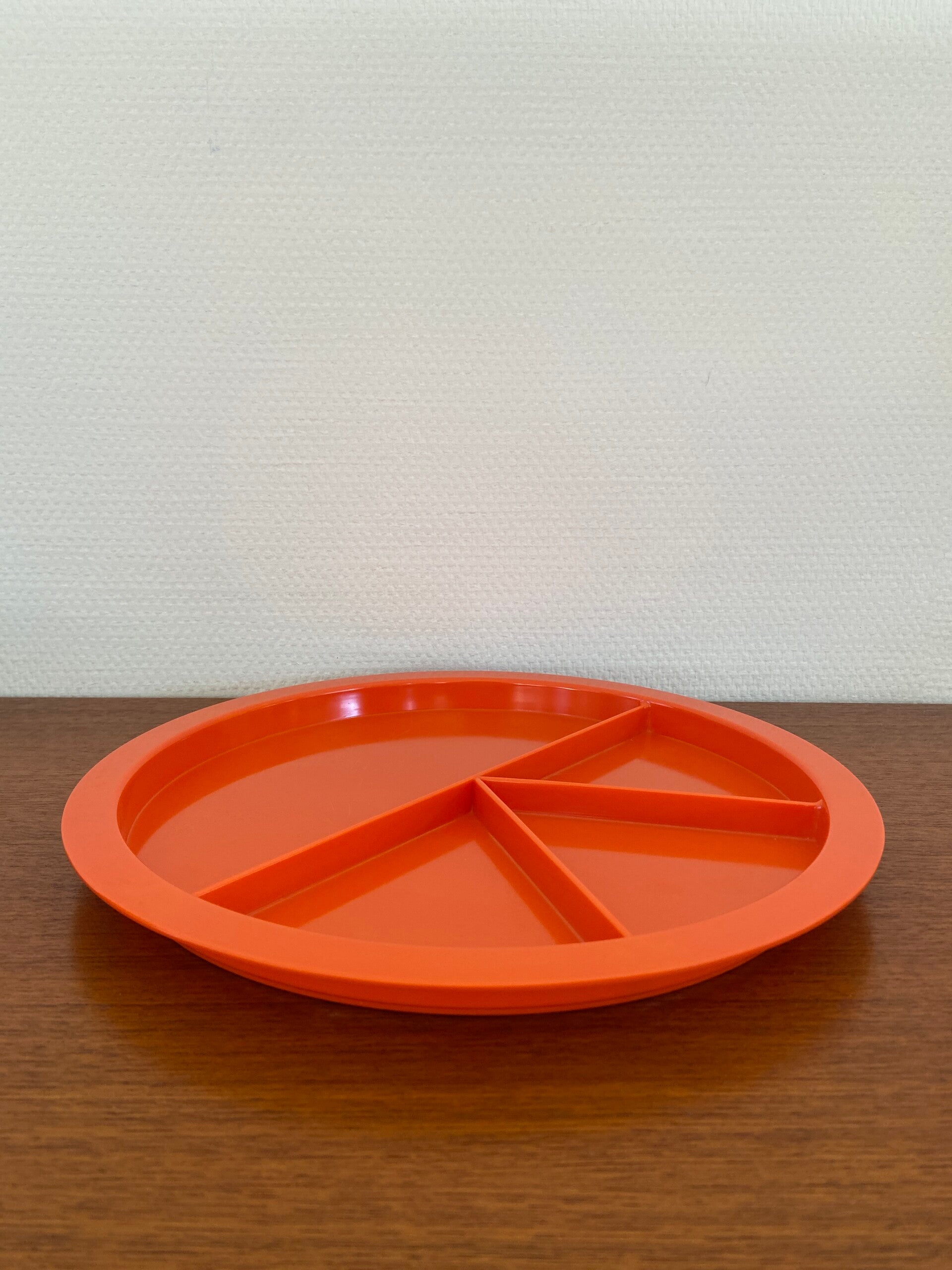 Vintage oranje kunststof snackschaal