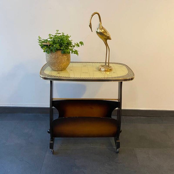 Vintage verrijdbare bijzettafel met tijdschriftenhouder