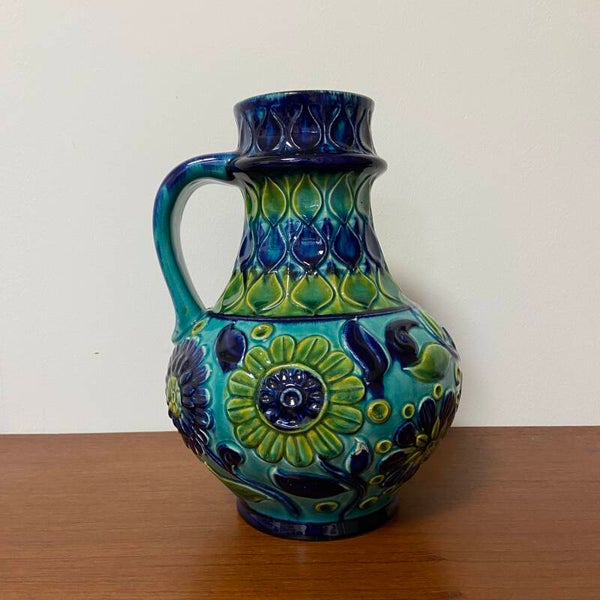 West Germany  vaas van Bodo Mans voor Bay 87-30