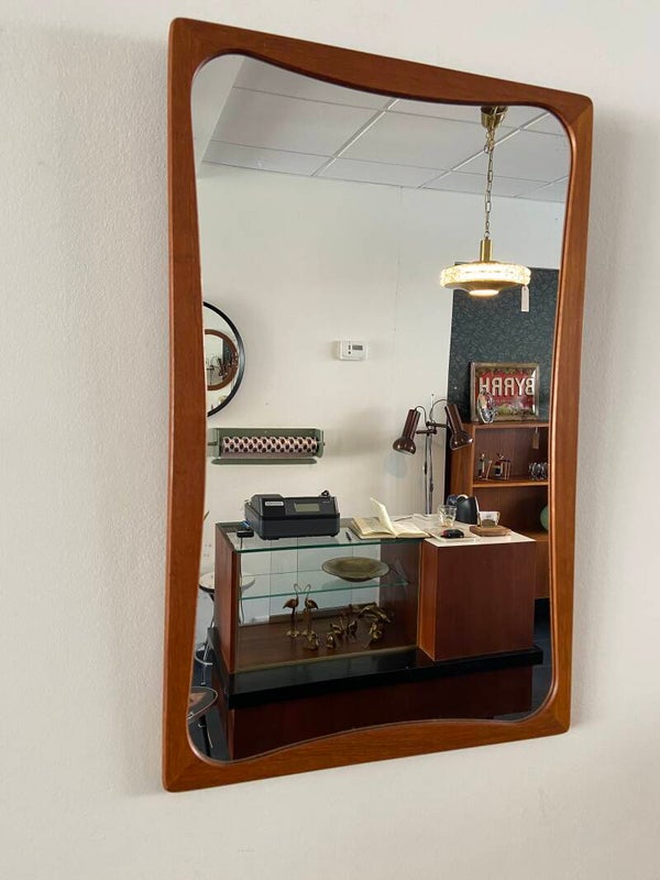 Vintage Deense spiegel in sierlijke teakhouten lijst
