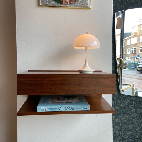 Vintage Deens zwevende kast van teakfineer met lade