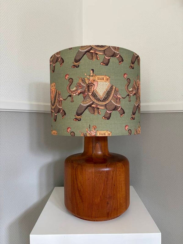 Lampenkap in groene stof met oosterse olifantenprint