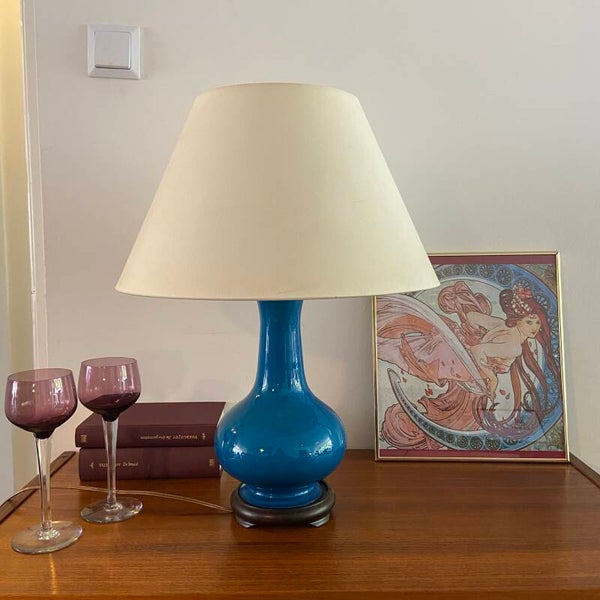 Vintage Franse lamp met voet van azuurblauw aardewerk en ecru kap