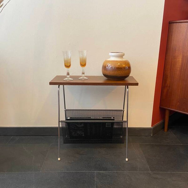 Vintage lectuurtafeltje in Pilastrostijl