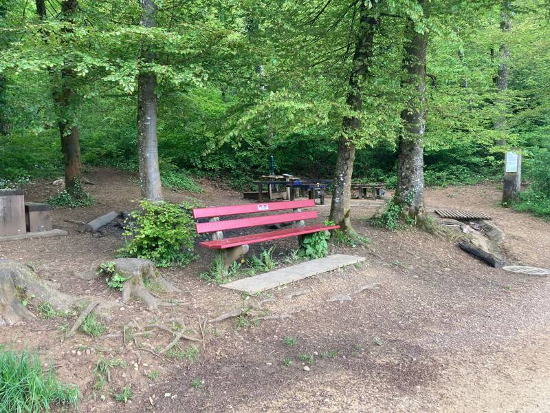 Treffpunkt Waldbänkli Wegbeschreibung Waldspielgruppe Zwärgli Gipf-Oberfrick Walderlebnis Fürberg