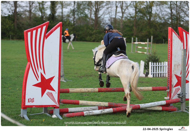 22-04-2025-springen-psv-de-driesporen-22-standard.jpg