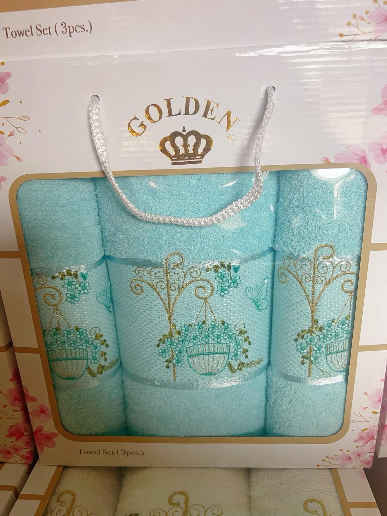 3-piece embroidered towel set