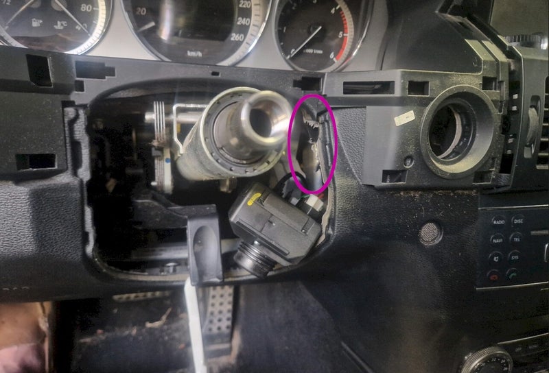 demonteren van contactslot van mercedes GLK