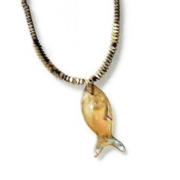 Choker Hematite with MOP fish charm NCH3351