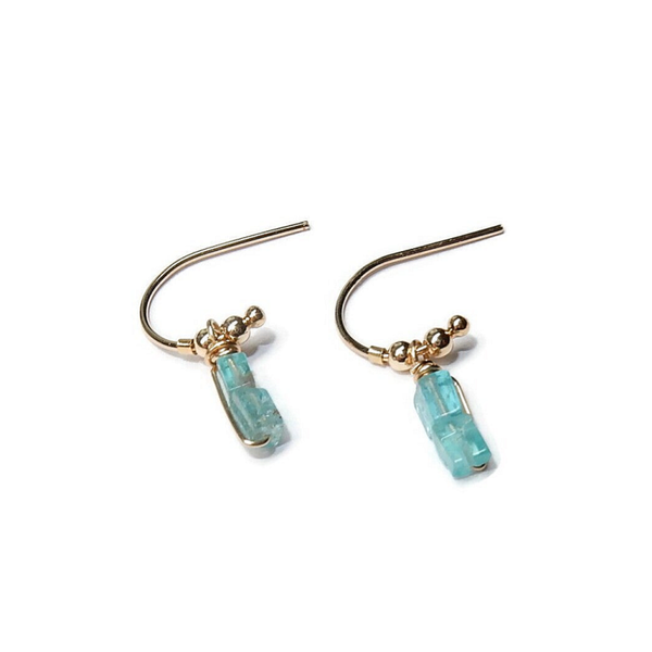 studs with handwrapped Apatite cubes EG3234