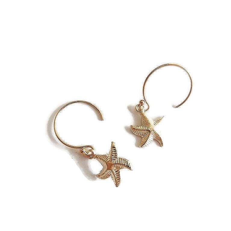 13 mm circle ball end earrings with a 10 mm starfish charm EB1762