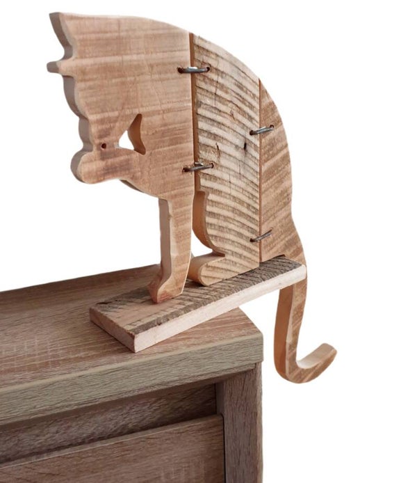 Houten ornament "Wassende kat'