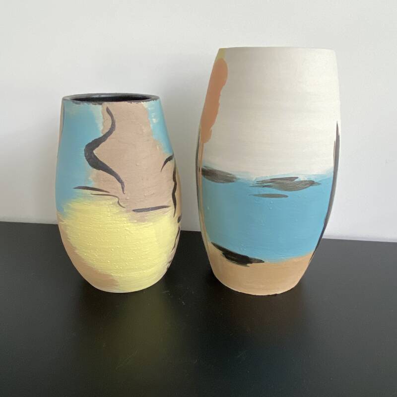 Maries keramiek, vrolijk gekleurde vazen