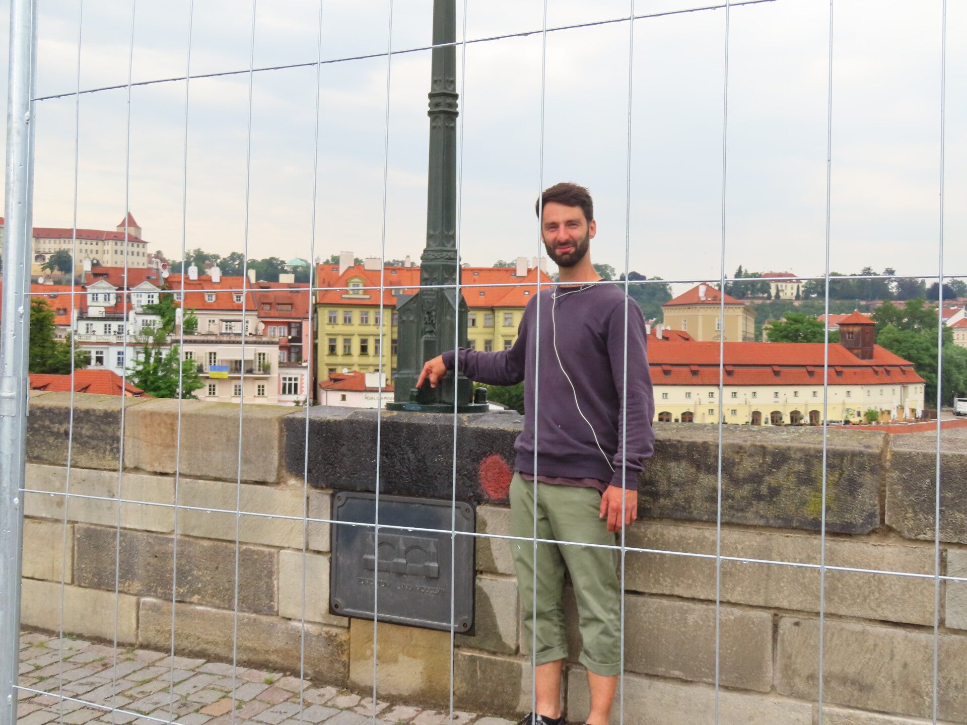 Honest lamp brings you luck