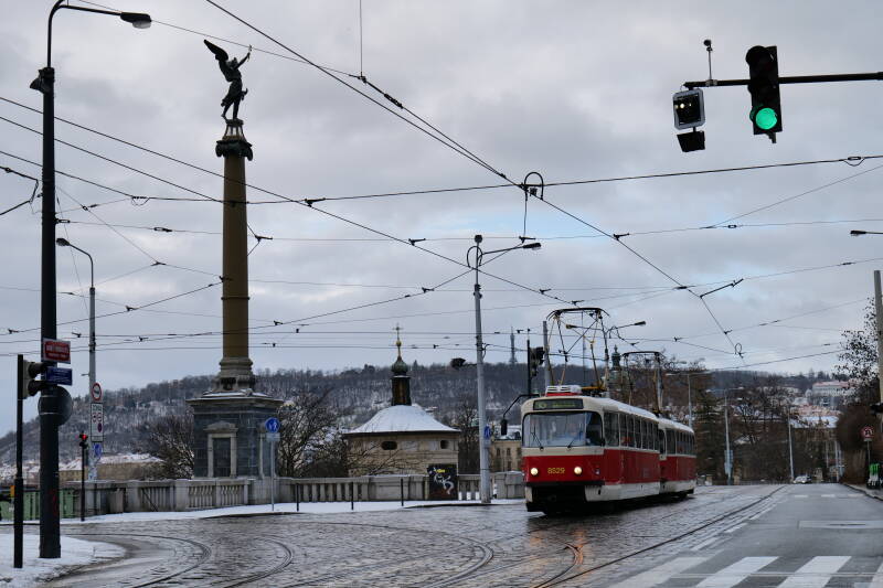 Tram bij de Cechuv most