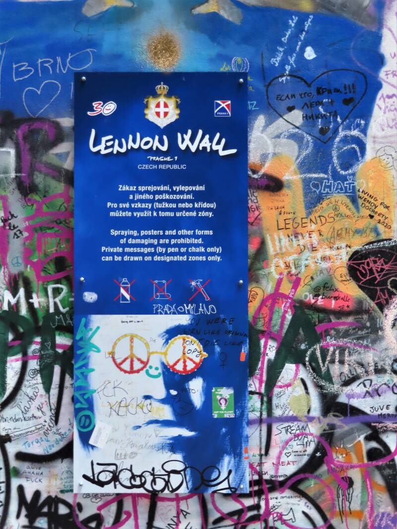 De regels van de Lennon Wall
