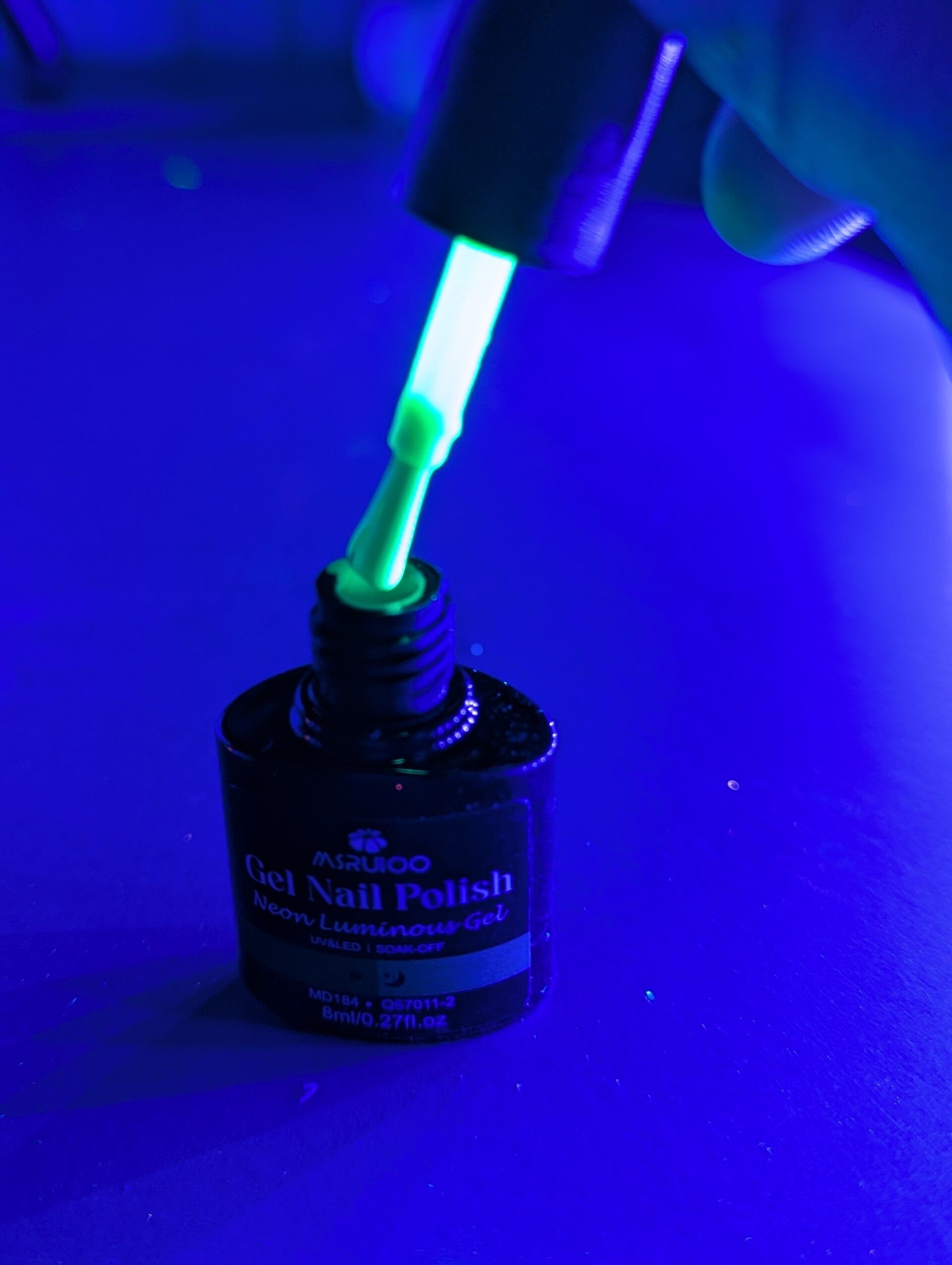 NEON nagellak