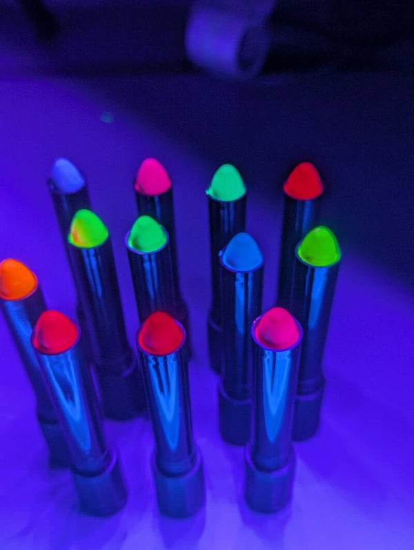 Laat je creativiteit stralen met deze 12 Neon Schmink Stiften!