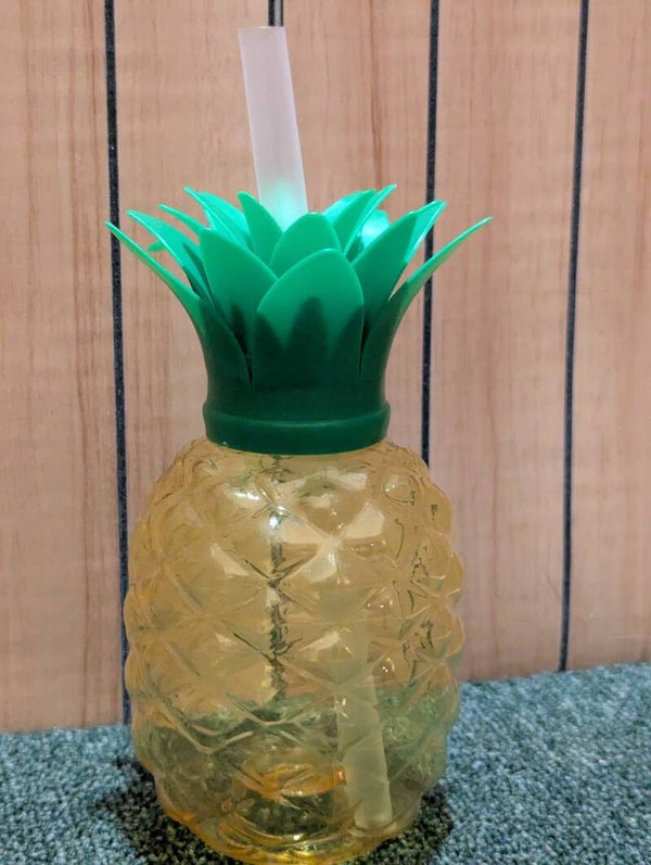 Pineapple 🍍 drinking bottle