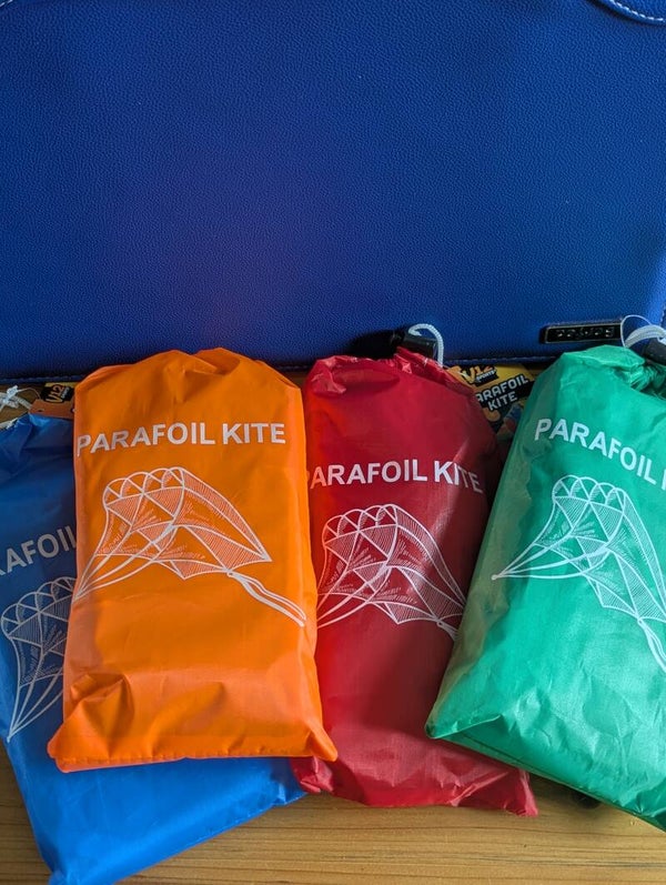 Parafoil pocket kite