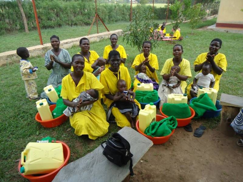 gevangenis,vrouwengevangenis,afrika,oeganda,uganda,hulp,help,helpen,steun,project,projecten,kinderen,hiv+,hiv,AIDS