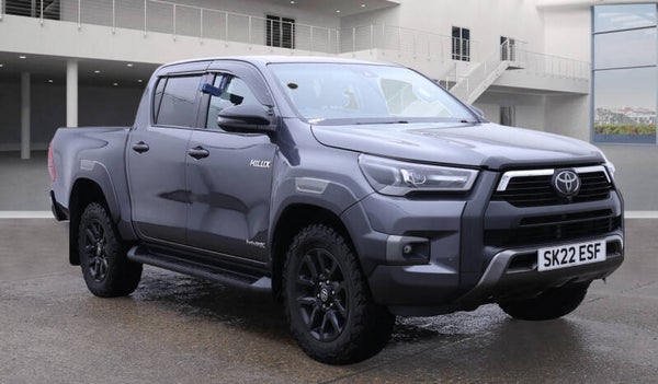 TOYOTA HILUX 2.8 D-4D INVINCIBLE X