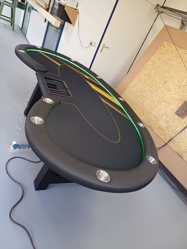 Voorraad tafel in de SALE