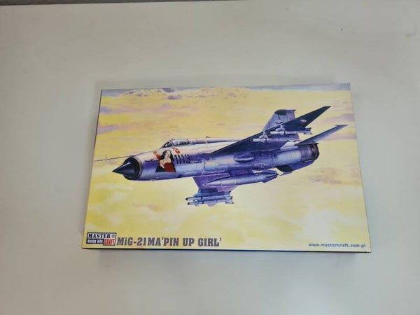 MisterCraft C17 Mig-21 MA Pin up Girl