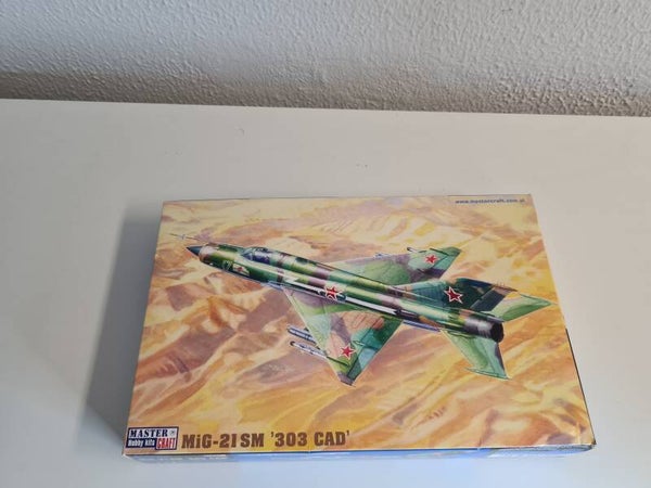 MiG-21 SM '303 GIAP' MisterCraft  No. C-15  1:72