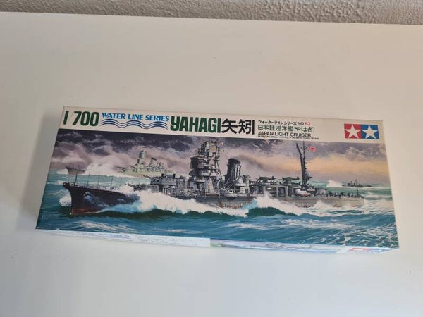 Japan Light Cruiser Yahagi Water Line Series Tamiya  Nr. 77063  1:700