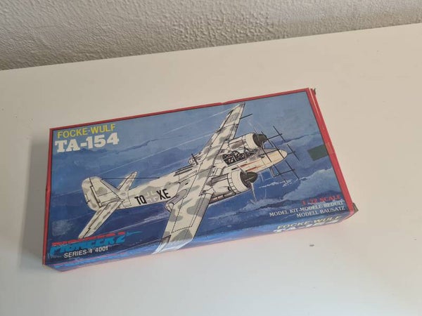 Focke-Wulf Ta 154 Pioneer 2  Nr. 4-4001  1:72