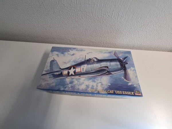 Grumman F6F-3 Hellcat "USS ESSEX" Hasegawa  Nr. 09134  1:48